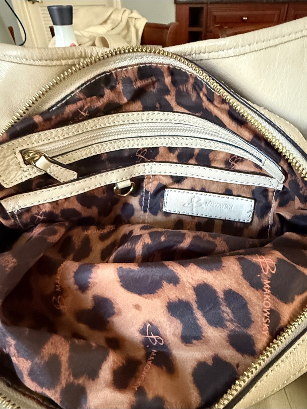 B. Makowsky Beige Tote with Leopard Print Interior - Pre-owned - Picture 9 of 12